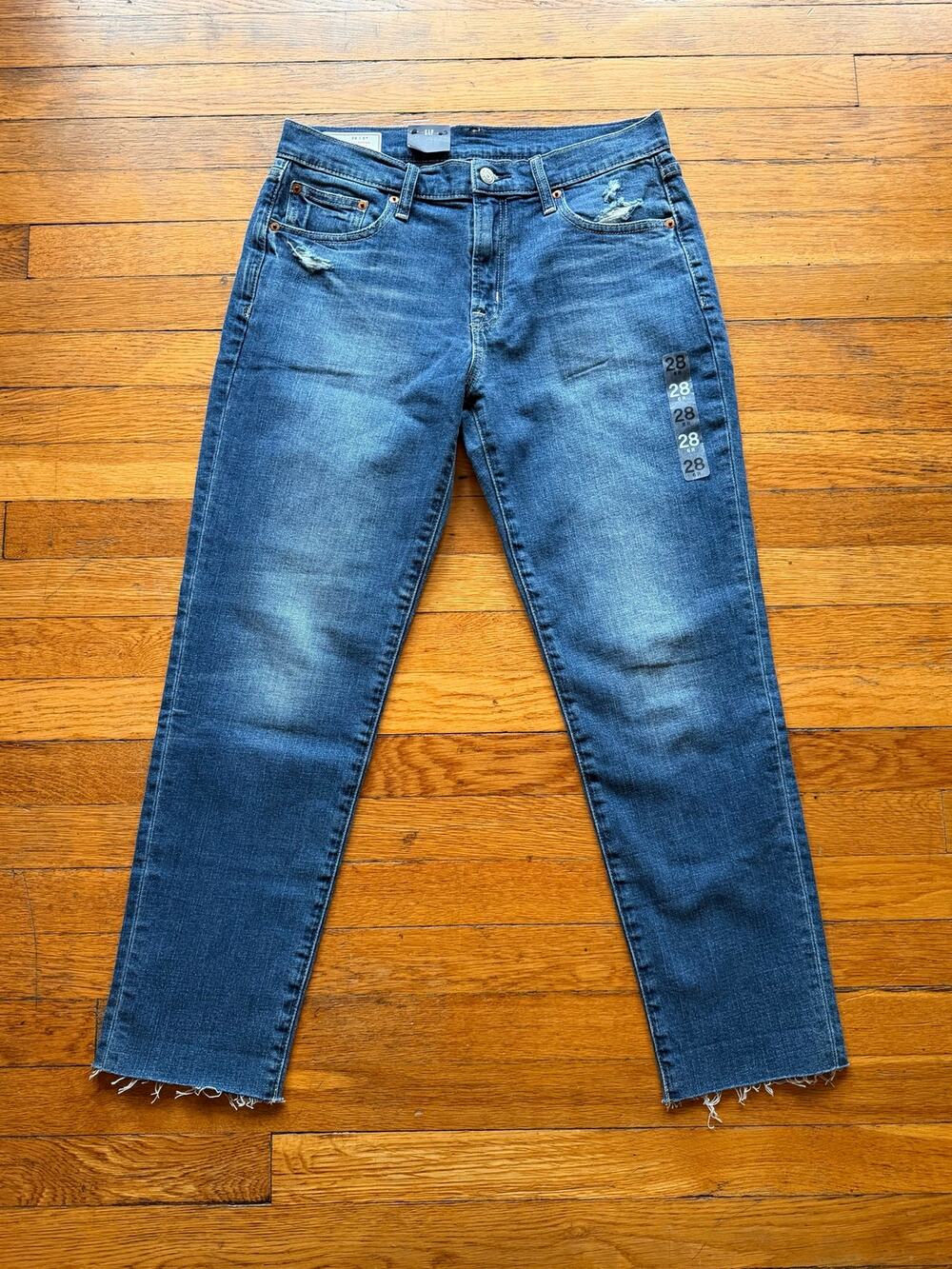 GAP ‘Girlfriend Mid Rise’ Jeans Womens sz 28/6R (NWT)